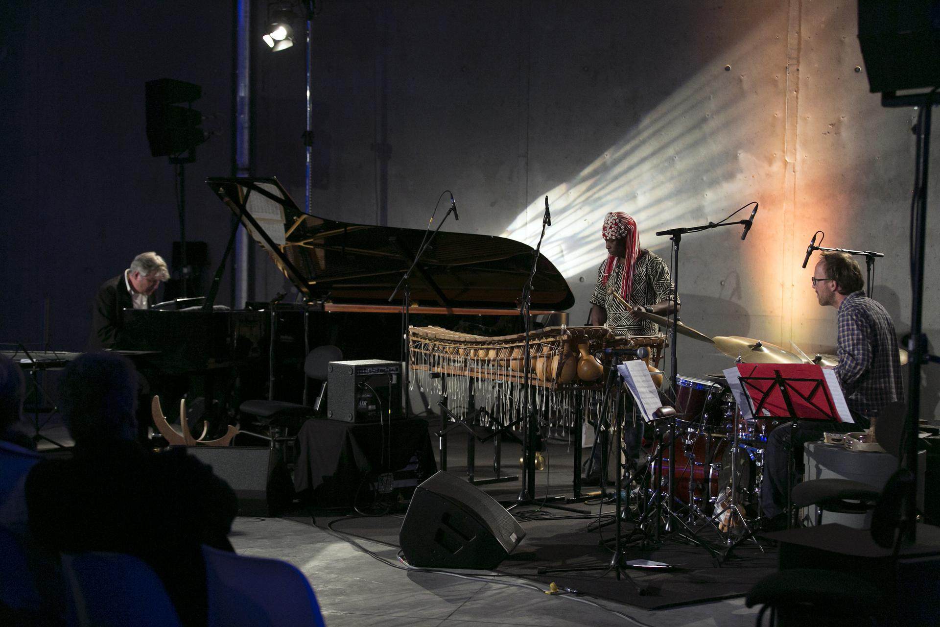 Hans Lüdemann Trio Ivoire