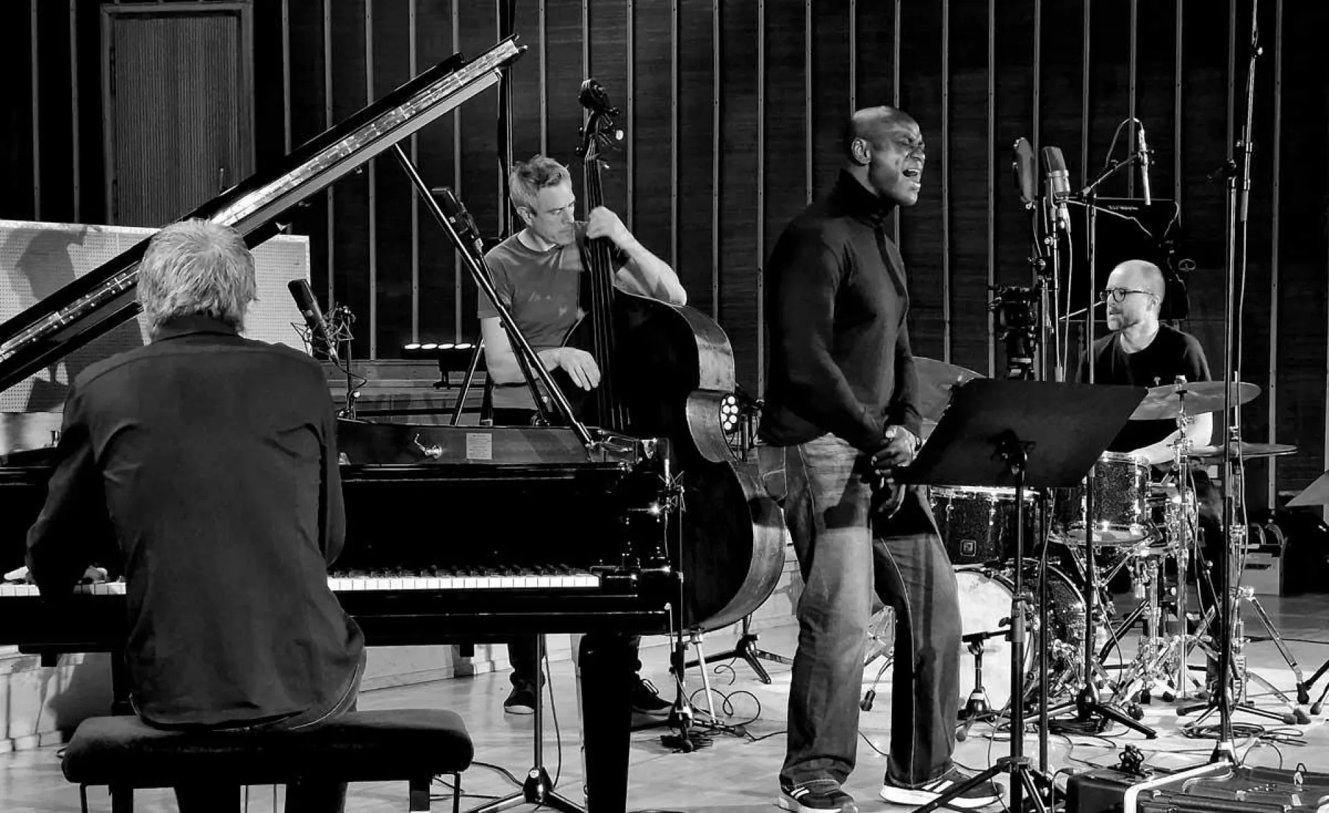 Ola Onabulé et Hazelrigg Brothers