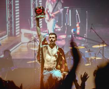 The Music of Queen, Live