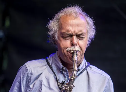 Un hommage à Charlie, La musique de Karlheinz Miklin