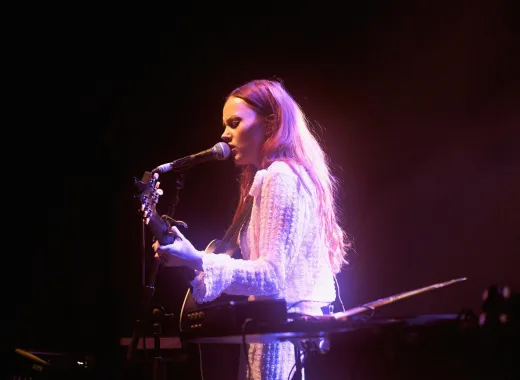 Dave Lofts, Elin Hall et Sondre Lerche