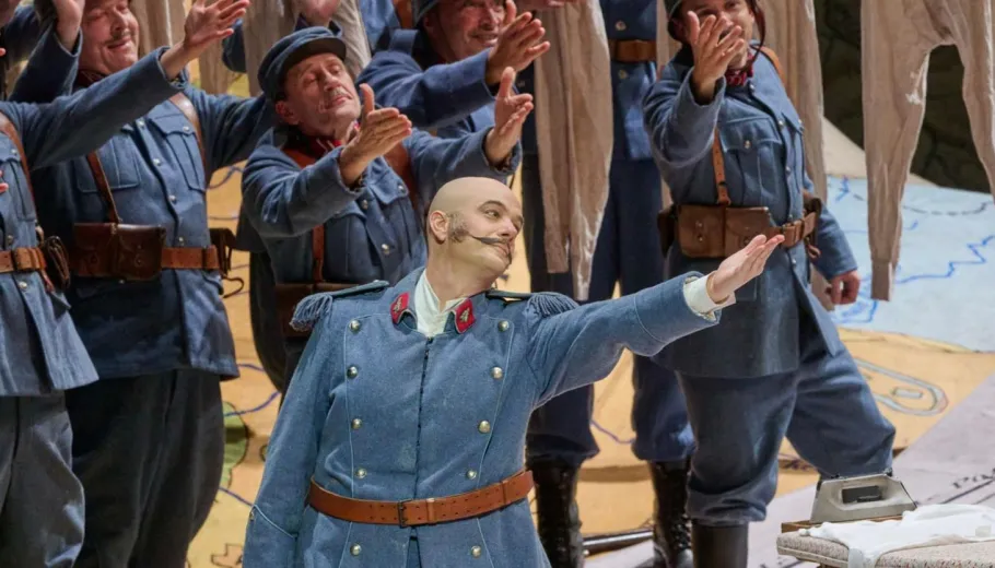 Fiica regimentului