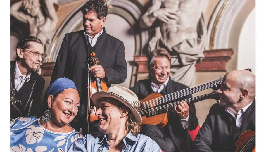 Ernst Molden und Neue Wiener Concert Schrammeln feat.Tini Kainrath