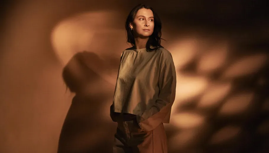 Jasmine Myra, Là où la lumière se pose